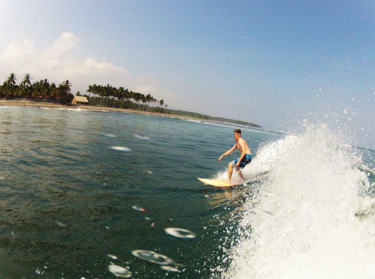 The Nyamo Surf & Stay Pulukan Εξωτερικό φωτογραφία