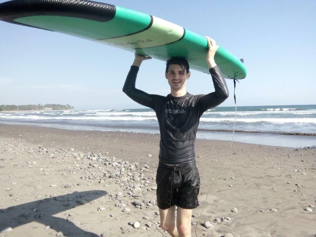 The Nyamo Surf & Stay Pulukan Εξωτερικό φωτογραφία
